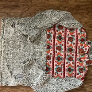 Beautiful simply southern Sherpa with sea turtle detailing sand huge pockets